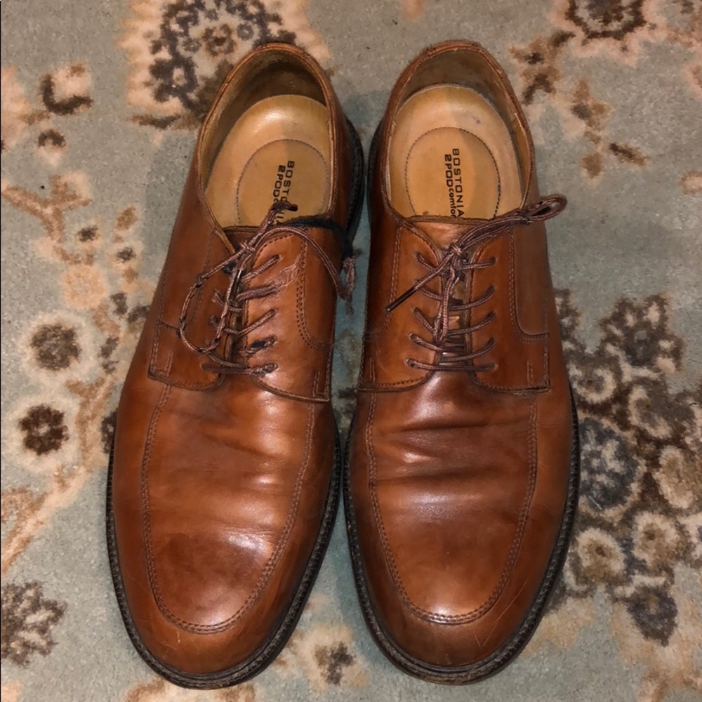 All leather men’s Bostonian shoes